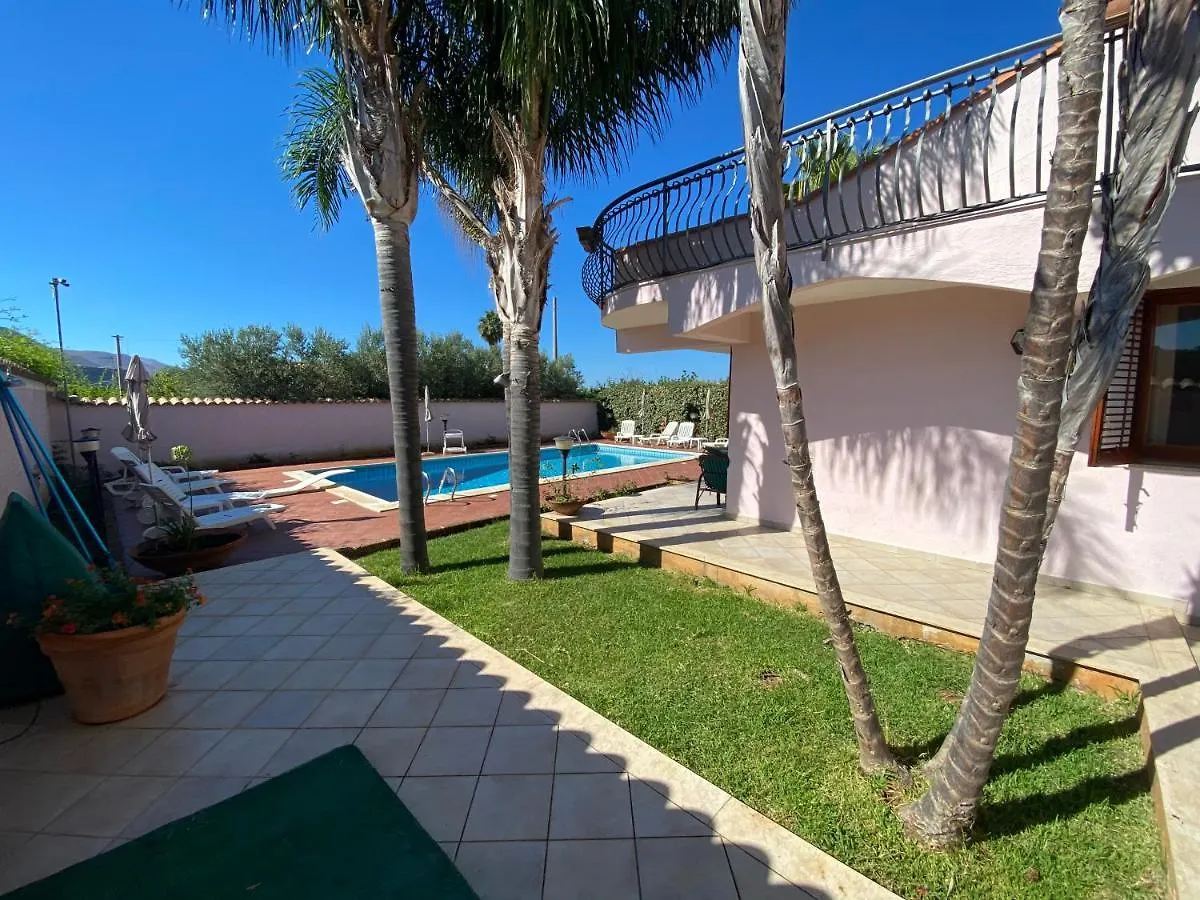 Villa Paloma Castellammare del Golfo 0*,